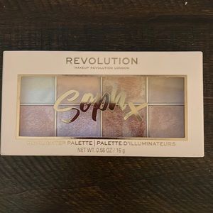 Makeup Revolution Highlighter Palette